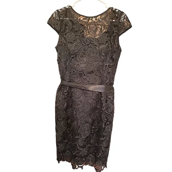 chinese dress ladies Floral Lace And Feather Trimmed Short Sheath Cocktail Dress In Black